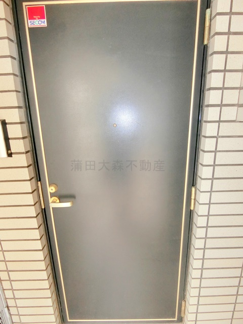 南雪谷サンハイツの玄関