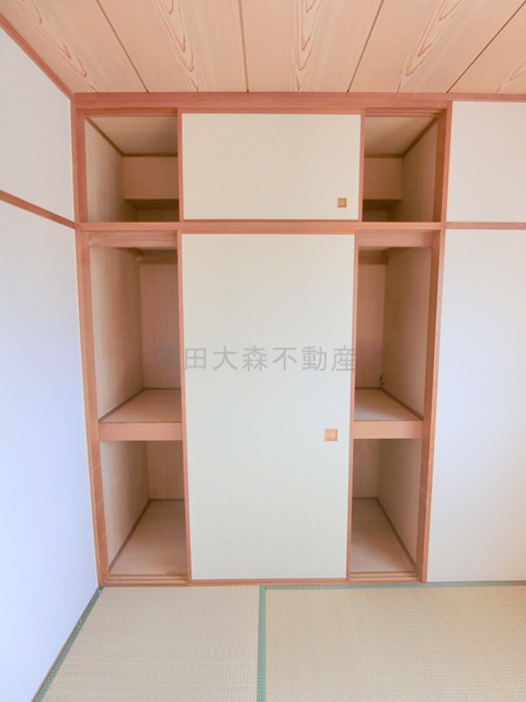 南雪谷サンハイツの収納|和室6帖の押入れ収納