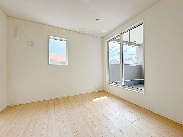 龍ケ崎市川余郷第1　新築戸建て　1号棟の洋室|2面窓の風通しの良い洋室です♪差し込む暖かな陽当たりで、室内がくつろげる空間に早変わりです♪