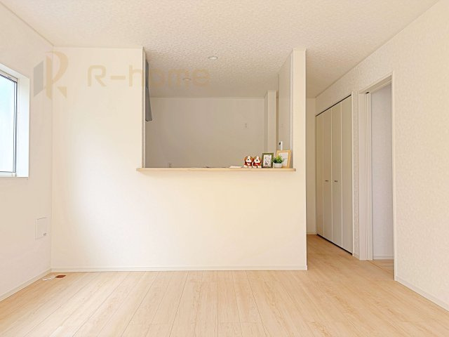 龍ケ崎市川余郷第1　新築戸建て　1号棟のキッチン|リビングで遊ぶお子様にも目が届くカウンターキッチン！