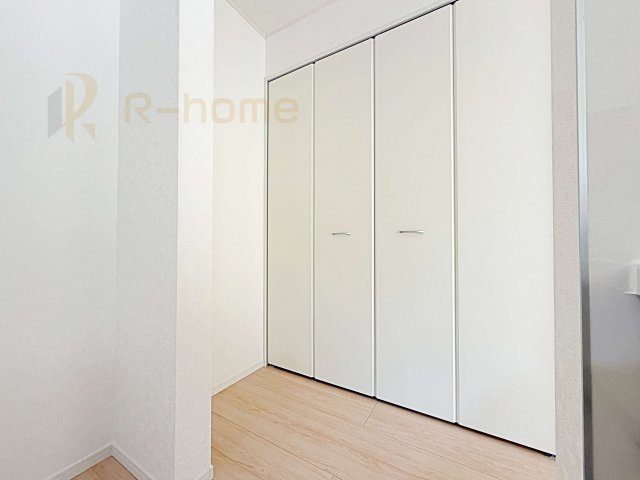 龍ケ崎市川余郷第1　新築戸建て　1号棟の収納|キッチンパントリーとしても活用できる収納！リビングに物を出さず、綺麗を保てそうですね♪