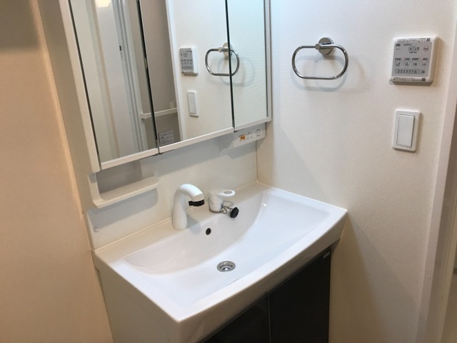 飾磨区中島　新築アパートの独立洗面台