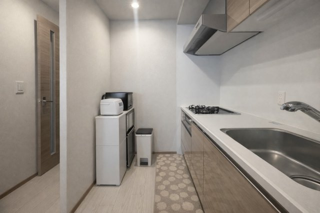 プレサンスロジェ金山駅前のキッチン|作業動線が短く、家事がスムーズに進むキッチン
※掲載写真内の小物等は、CG加工により一部消去しております。