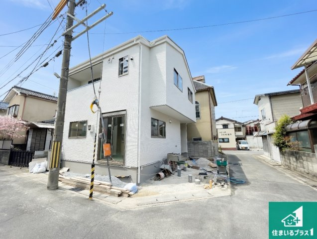 京都市伏見区向島立河原町　第4期　新築一戸建ての外観|周辺は落ち着いた街並みの住宅地！子育てがしやすい住環境です！まだ未完成ですが、現地でしかわからない事もございます。是非一度ご覧ください。