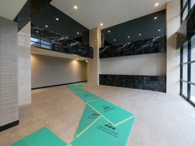 エスリード難波ザ・アークのロビー