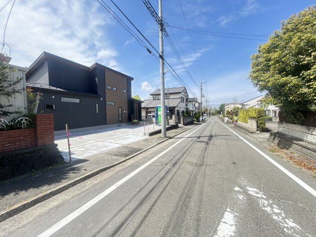 新築　前橋市高花台2丁目　Blooming　Garden　1号棟の前面道路含む現地写真|現地写真　北側接道幅員約7.4ｍ