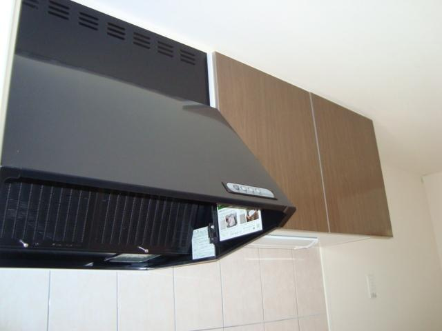 コモド　ピノ　Ⅳのキッチン|キッチン換気扇
