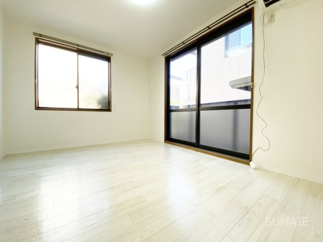 キャッスルハイツの居間・リビング|南向き角部屋です！