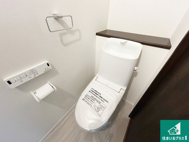 泉南郡熊取町大宮　新築一戸建てのトイレ|1・2階の2ヶ所にあるので、朝の忙しい時間の順番待ちもなく、深夜の利用にも大変便利です。