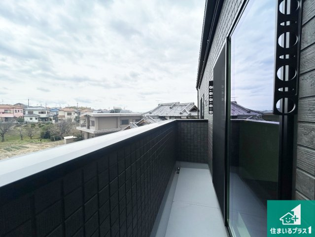 泉南郡熊取町大宮　新築一戸建てのバルコニー|日当たりのよいバルコニー！お部屋が開放的に！