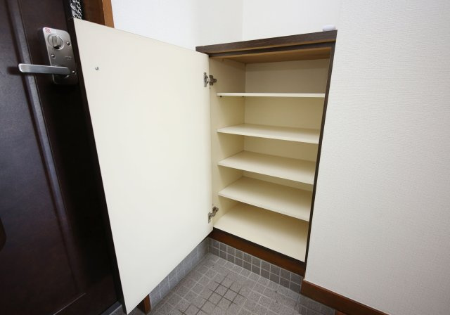 サード・サワータウンの収納|別部屋同間取りのお写真となります。参考にご覧くださいませ。