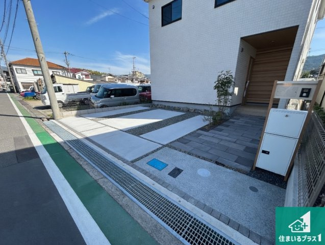 泉南郡熊取町大宮　新築一戸建ての駐車場|駐車スペース！散水栓があるので、こまめに愛車を洗えます！