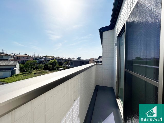 泉南郡熊取町大宮　新築一戸建てのバルコニー|日当たりのよいバルコニー！お部屋が開放的に！