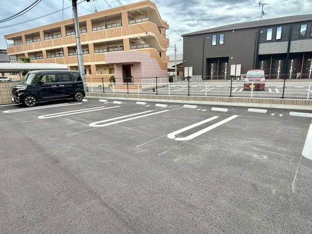 リアン寿Aの駐車場