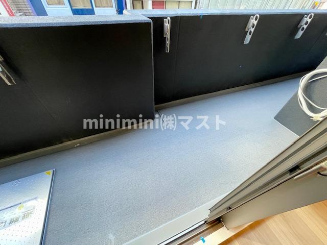 セレニテ東梅田アリエのバルコニー