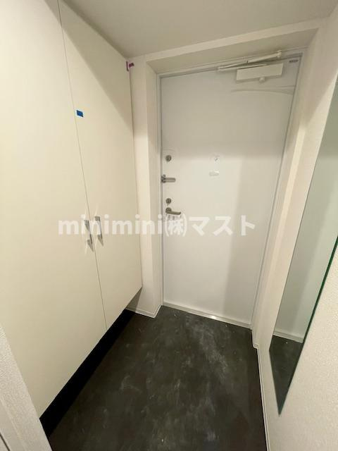 セレニテ東梅田アリエの玄関