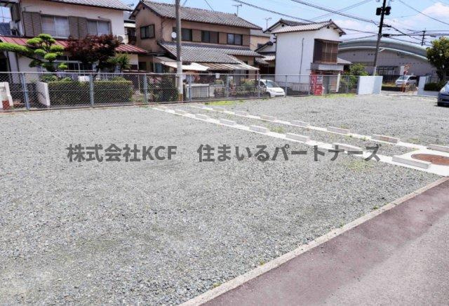 ビレッジハウス荒木一号棟の駐車場|車をお持ちの方に嬉しい駐車場付きの物件です