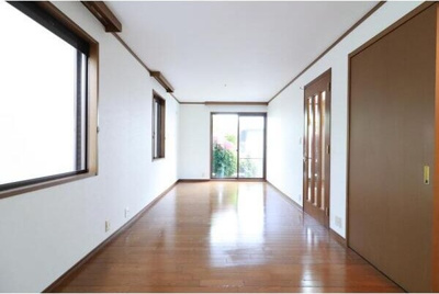 【居間・リビング】 | 高石市綾園2丁目貸家