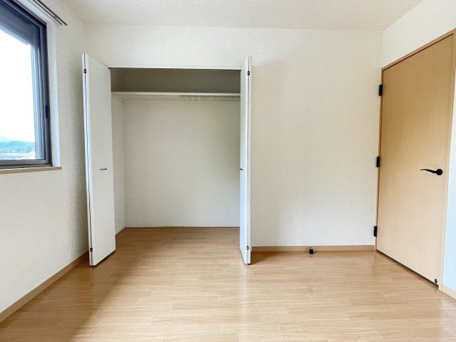 ヒルズ篠山の洋室