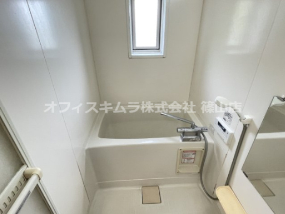 ヒルズ篠山の浴室