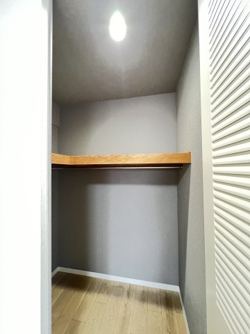 カルム八木グリーンブレスの寝室|寝室のウォークインクローゼット