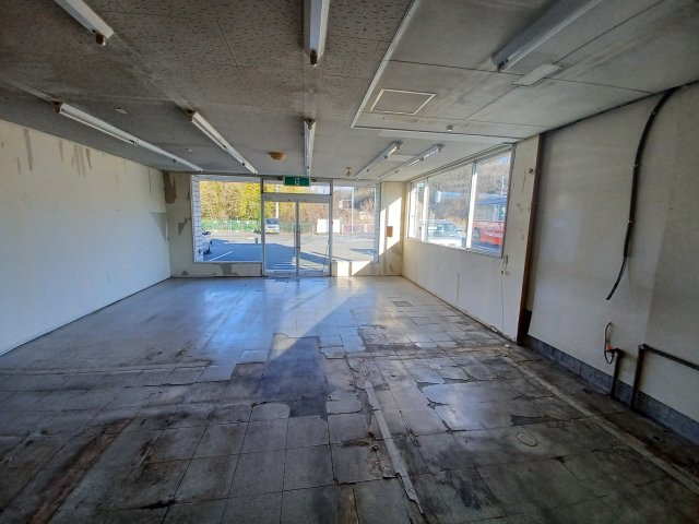 関根店舗1F南側の内装