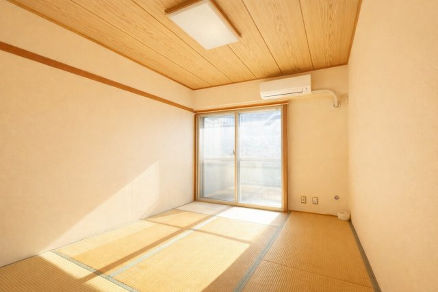 DIKマンション浦和の和室|柔らかい畳が心地よい和室