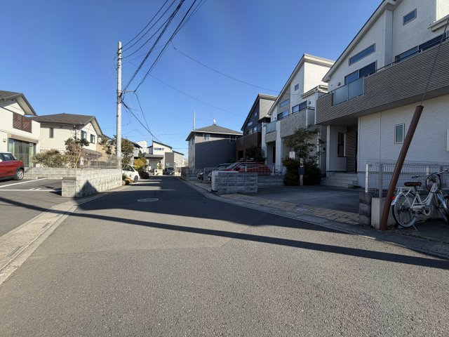 【前面道路含む現地写真】の画像