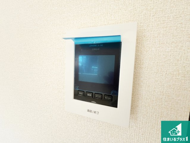 ★甲賀市水口町八坂　新築一戸建ての防犯設備|カラーモニターインターホン！声だけでなく来訪者の姿や顔がモニターで確認できるので、小さなお子様がいらっしゃるご家庭でも安心できます！
