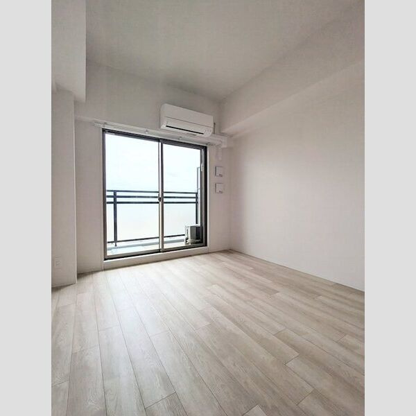 エスリード ザ・グラン大阪ノースの居間・リビング