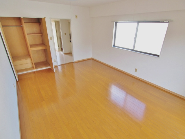 ハマダ矢野ビルの寝室