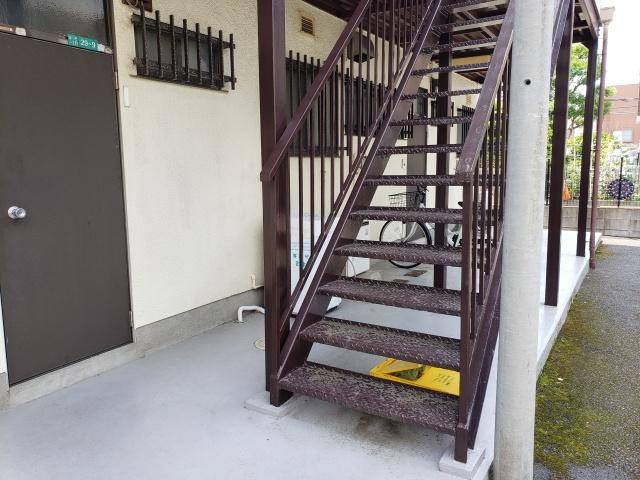 大蔵ハイツのエントランス