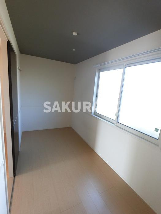 ヘリオスの洋室