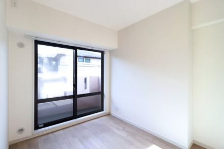 モア・クレスト上池袋の洋室