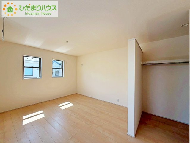 いわき市泉町滝尻第2　新築戸建　2号棟の寝室|バルコニーに面していて、たっぷり光りの入る明るい主寝室です！