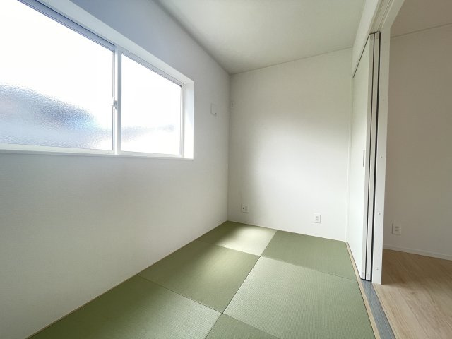 クレイドルガーデン八戸市長者第６　2号棟の和室