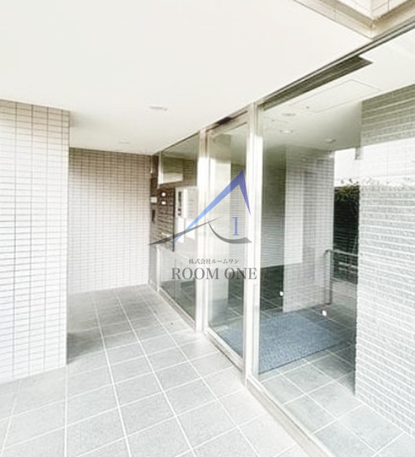 ＶＥＲ ＦＬＡＴのエントランス|エントランスです。