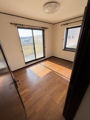 【商談中】勿来町窪田　広々6DKの洋室