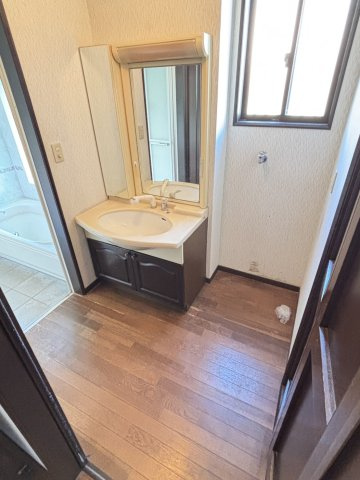 勿来町窪田　広々6DKの独立洗面台