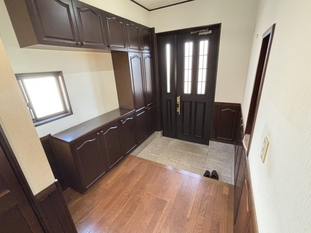 勿来町窪田　広々6DKの玄関