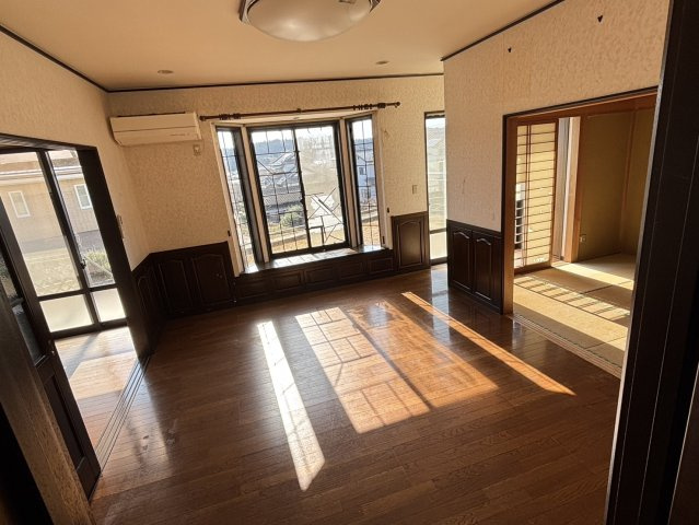 勿来町窪田　広々6DKの居間・リビング