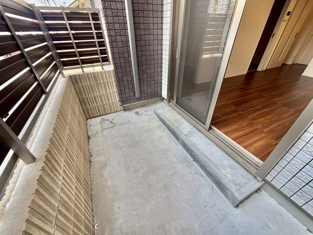 ユアメゾンNAOのバルコニー