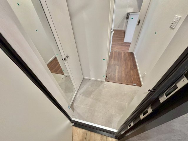 ユアメゾンNAOの玄関