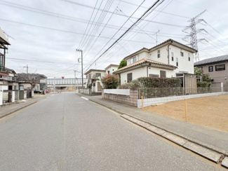 【前面道路含む現地写真】