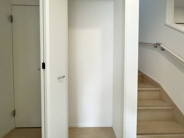 クレイドルガーデン八戸市長者第６　3号棟の収納