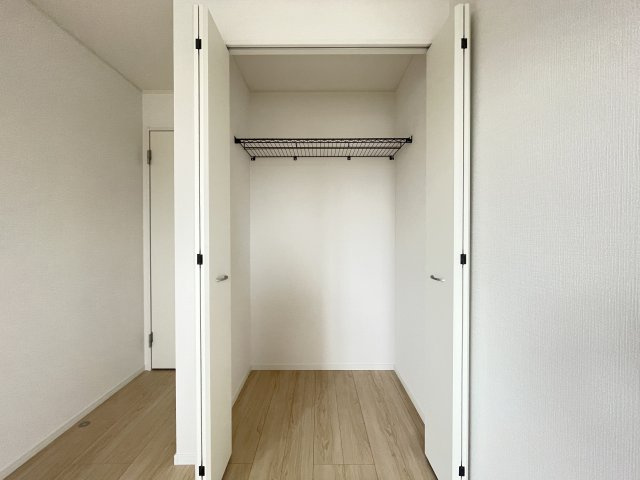 クレイドルガーデン八戸市長者第６　3号棟の収納