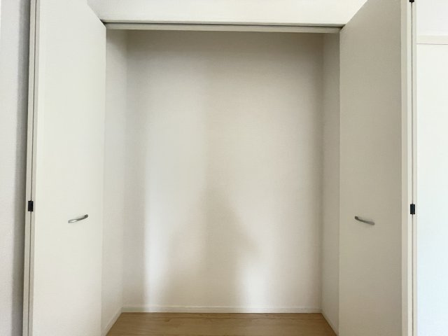 クレイドルガーデン八戸市長者第６　3号棟の収納