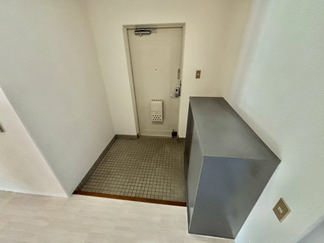 エクラージュB棟の玄関