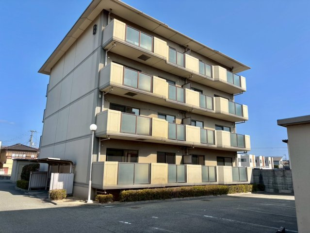 エクラージュB棟の外観