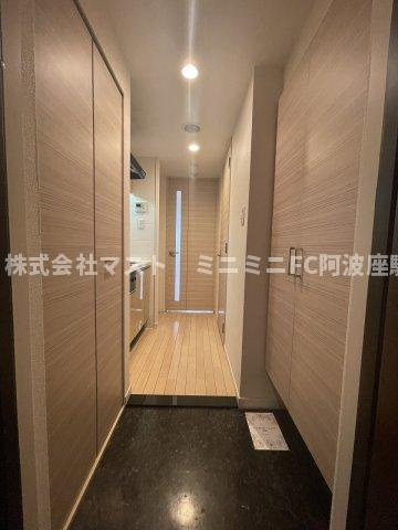 アドバンス西梅田Ⅱの玄関